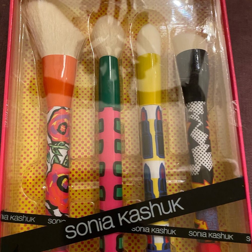 Sonia Kashuk makeup brushes
